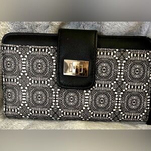 Time & Tru Black/White Patterned Wallet